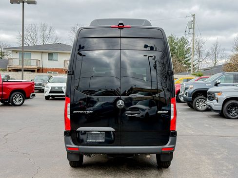Used 2024 Mercedes-Benz Sprinter 2500 image 12