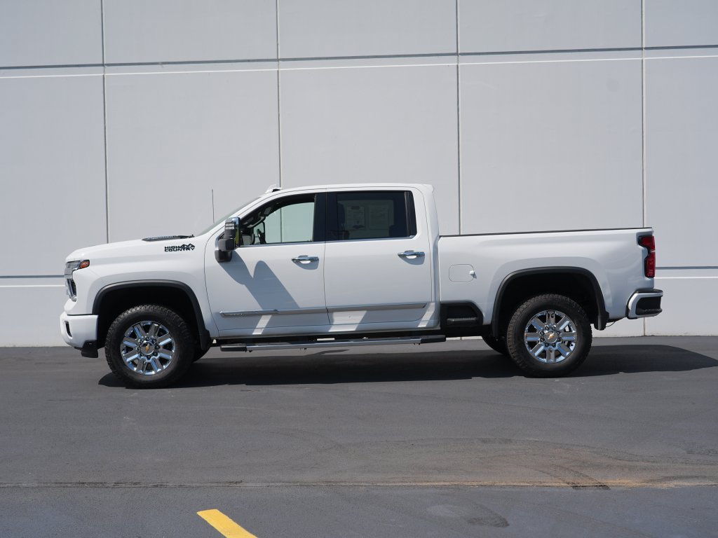 Certified 2024 Chevrolet Silverado 3500 High Country w/ LPO, Dark Essentials Package AWD/4WD image 6