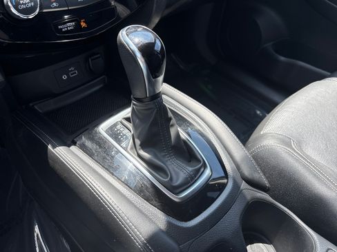 Used 2018 Nissan Rogue SL AWD/4WD image 25