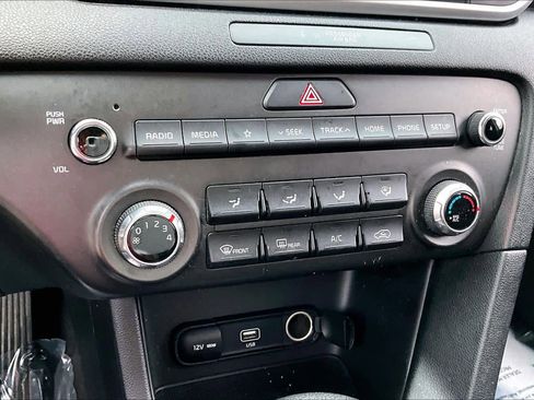 Used 2020 Kia Sportage LX image 29