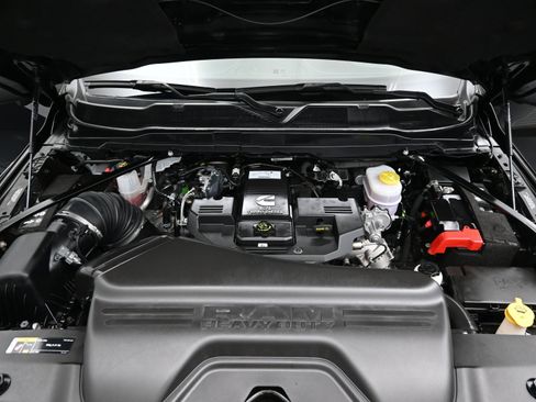 Used 2024 RAM 2500 Limited image 7