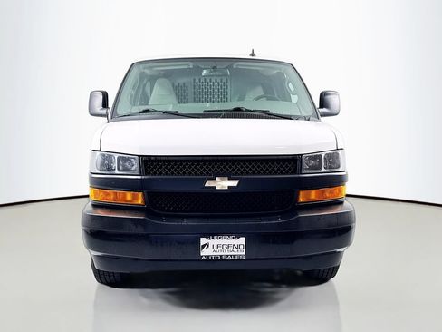 Used 2022 Chevrolet Express 2500 w/ Driver Convenience Package RWD image 2