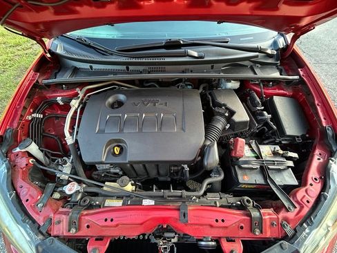 Used 2019 Toyota Corolla LE FWD image 12