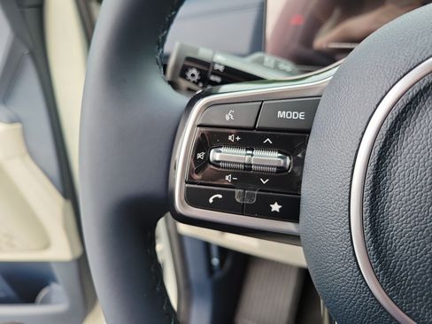New 2026 Kia Carnival EX FWD image 25
