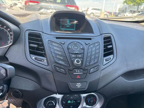 Used 2017 Ford Fiesta SE w/ Cold Weather Package FWD image 9