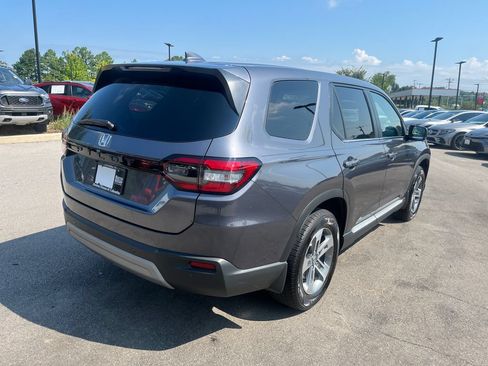 Used 2024 Honda Pilot EX-L image 6