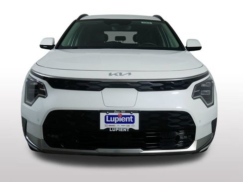 Used 2024 Kia Niro Wave w/ Wave Preserve Package FWD image 4
