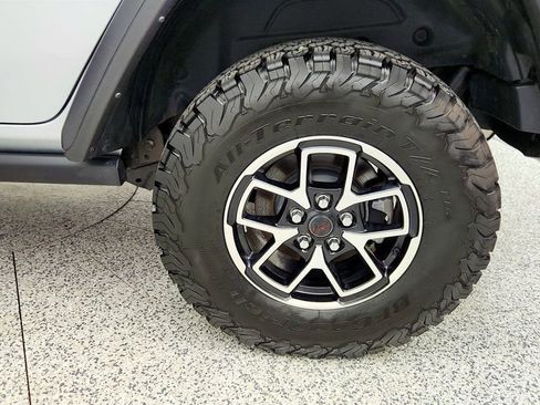 Used 2024 Jeep Wrangler Unlimited Rubicon w/ Convenience Group image 9