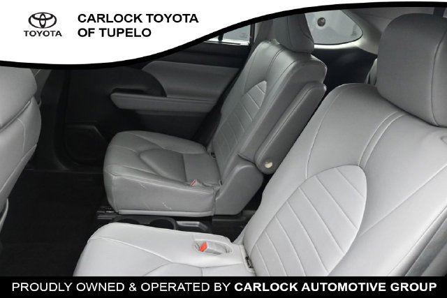 Used 2023 Toyota Highlander XLE FWD image 15