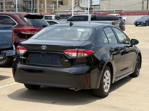 Used 2024 Toyota Corolla LE FWD image 4