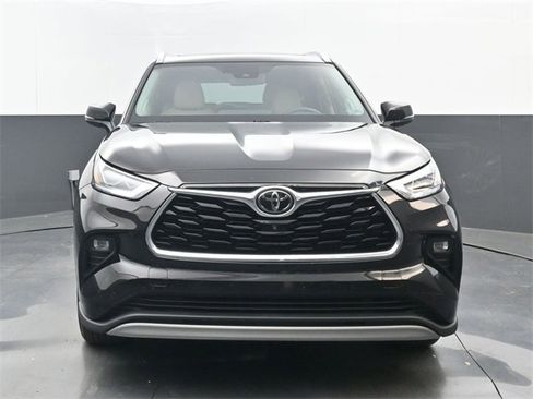 Used 2021 Toyota Highlander Platinum image 5