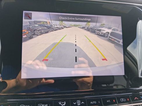 Used 2024 Jeep Wagoneer Series II w/ Flexible Seating Group RWD image 12