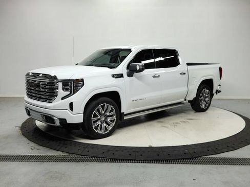 Used 2023 GMC Sierra 1500 Denali w/ Denali Reserve Package AWD/4WD image 4