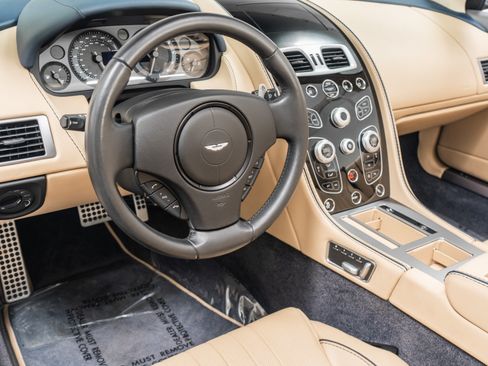 Used 2016 Aston Martin DB9 GT RWD image 13