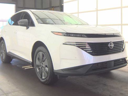Used 2025 Nissan Murano SL AWD/4WD image 3