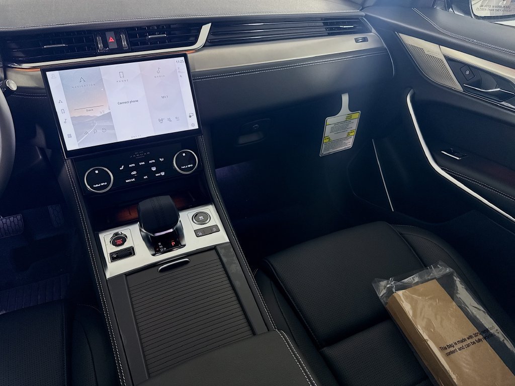 New 2026 Jaguar F-PACE R-Dynamic S AWD/4WD image 23