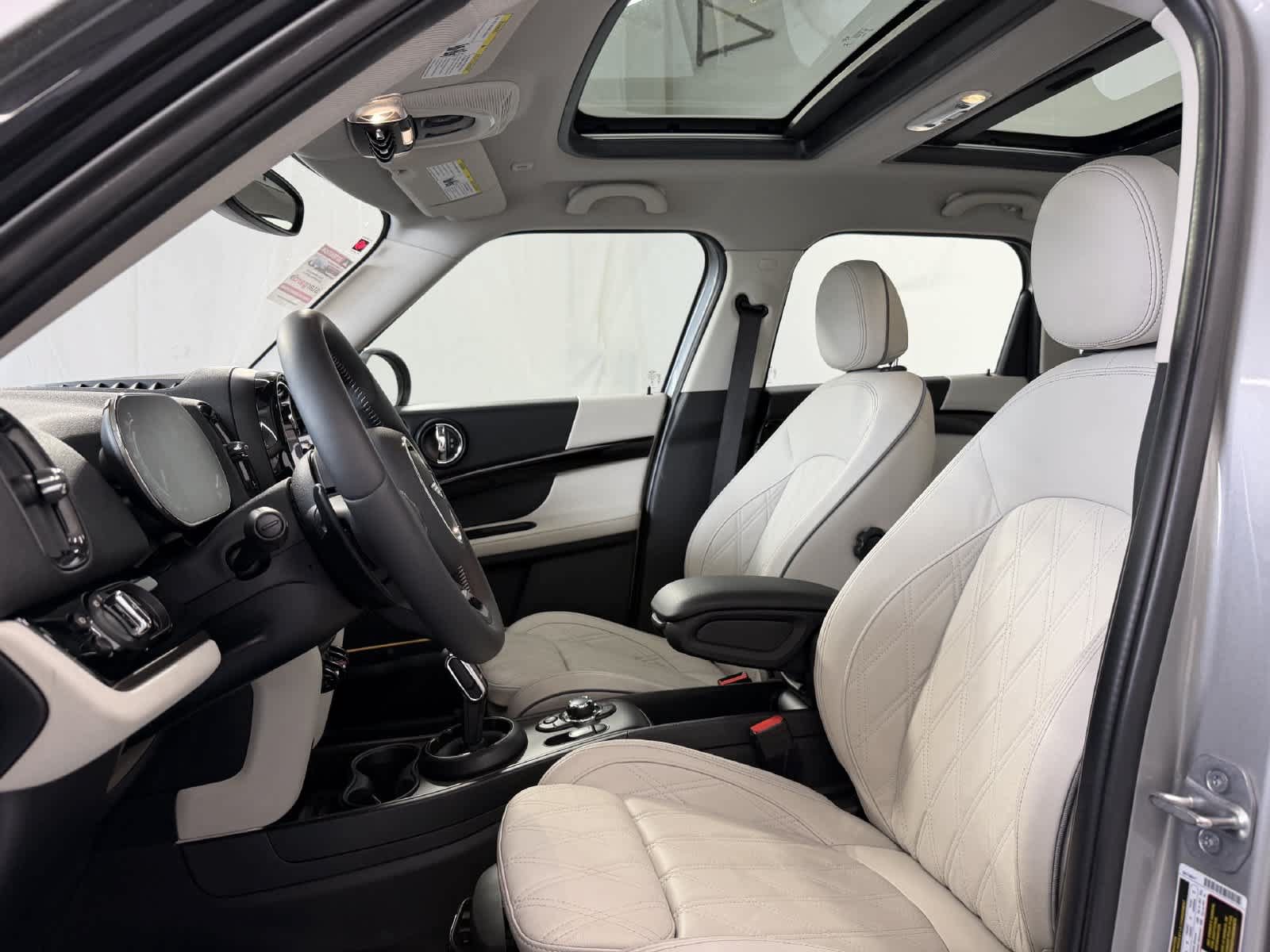 Used 2024 MINI Cooper Countryman S w/ Signature Upholstery Package FWD image 10