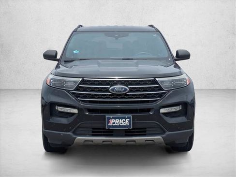 Used 2020 Ford Explorer XLT w/ Equipment Group 202A RWD image 2