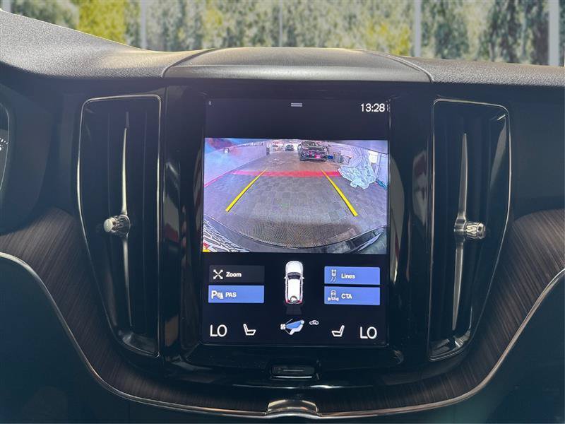 Used 2021 Volvo XC60 T5 Momentum AWD/4WD image 27