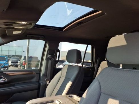 Used 2022 GMC Yukon SLE w/ Gmc Pro Safety Plus Package AWD/4WD image 24