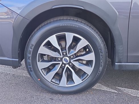 Used 2023 Subaru Outback Touring image 11