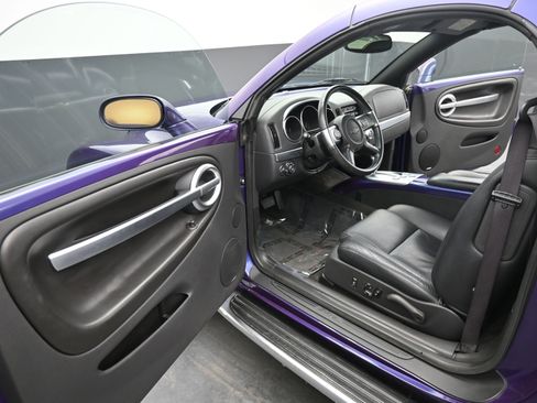 Used 2004 Chevrolet SSR w/ Preferred Equipment Group image 15