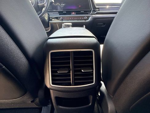 Used 2023 Kia Sportage EX AWD/4WD image 14