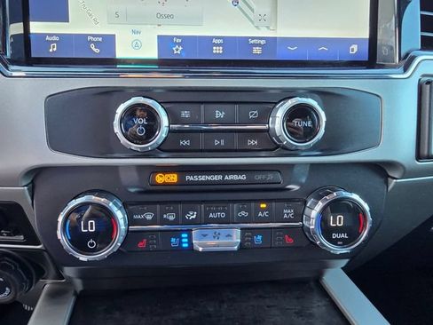 Used 2022 Ford F350 Lariat w/ Lariat Ultimate Package AWD/4WD image 25