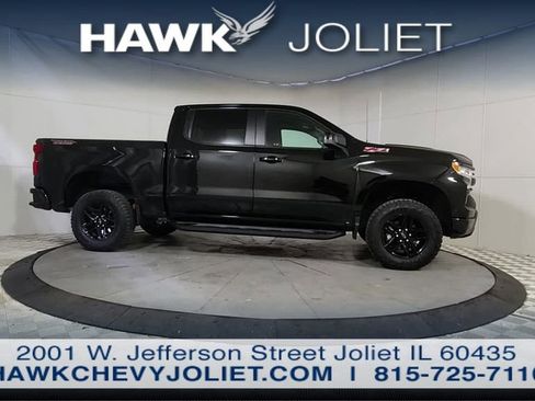 Used 2024 Chevrolet Silverado 1500 LT Trail Boss w/ Convenience Package II AWD/4WD image 8