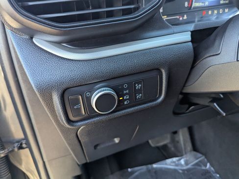 Used 2020 Ford Explorer XLT image 15