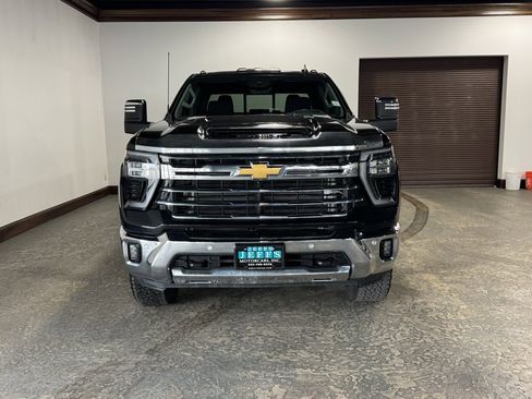 Used 2024 Chevrolet Silverado 3500 LTZ w/ LTZ Plus Package image 2