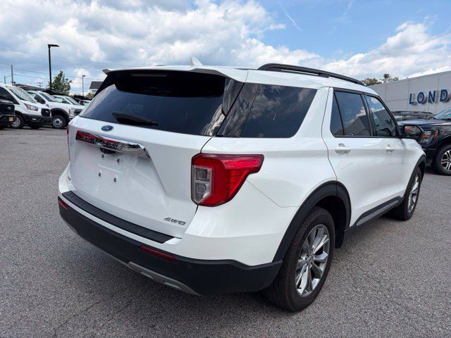 Certified 2022 Ford Explorer XLT w/ Equipment Group 202A AWD/4WD image 3