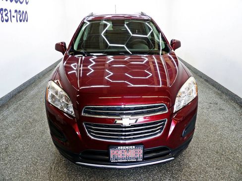 Used 2016 Chevrolet Trax LT w/ LT Convenience Package FWD image 2