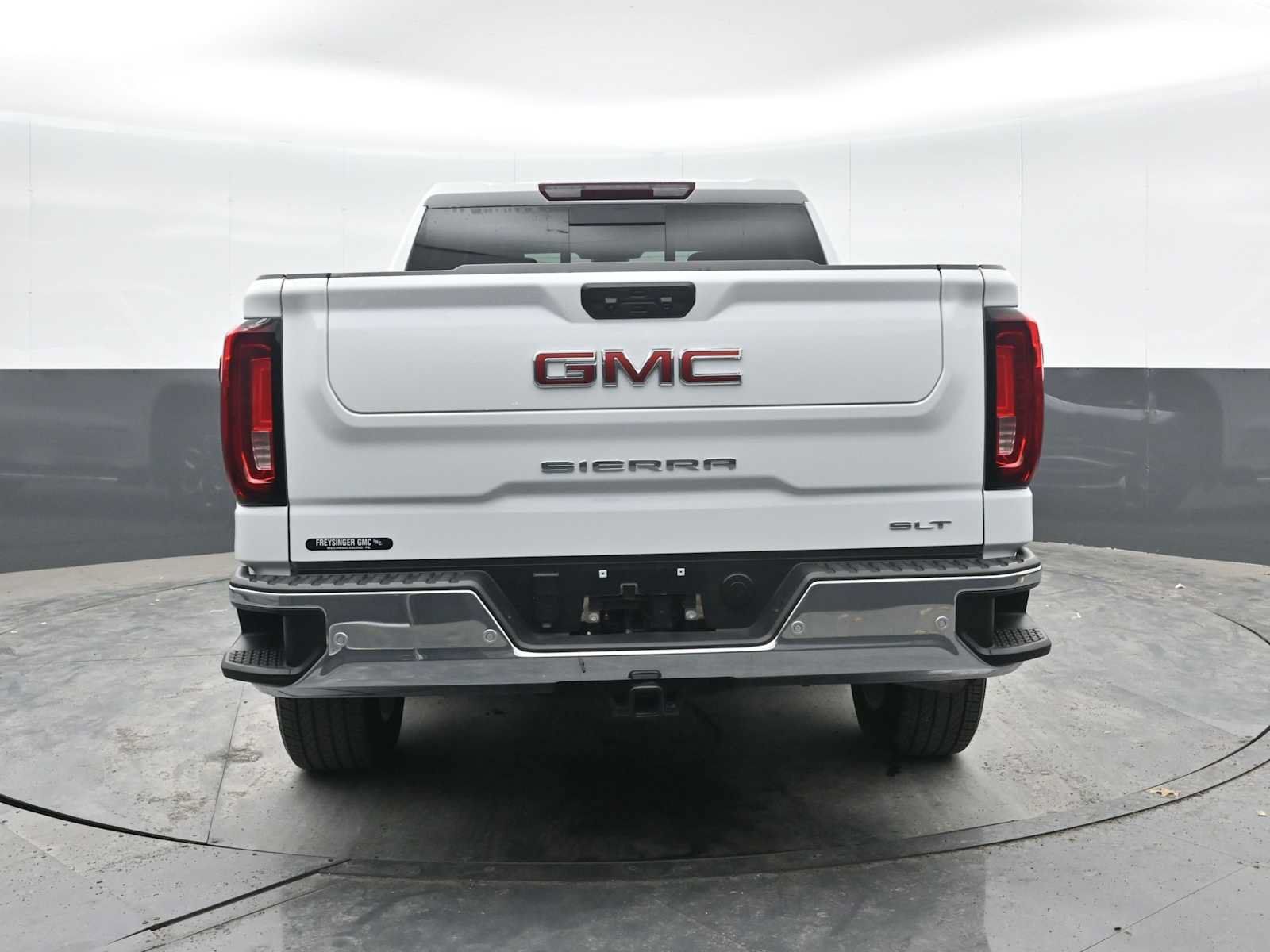 Used 2024 GMC Sierra 1500 SLT w/ SLT Premium Plus Package AWD/4WD image 11