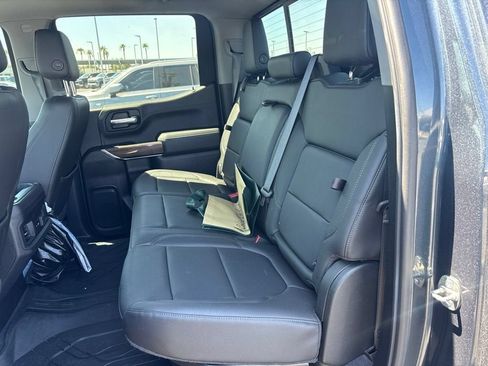Used 2019 Chevrolet Silverado 1500 LT Trail Boss AWD/4WD image 18