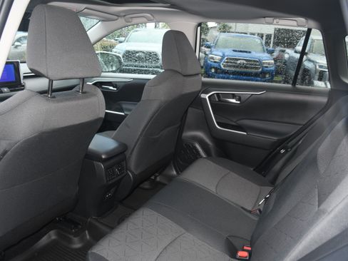 Used 2024 Toyota RAV4 XLE w/ Convenience Package FWD image 15