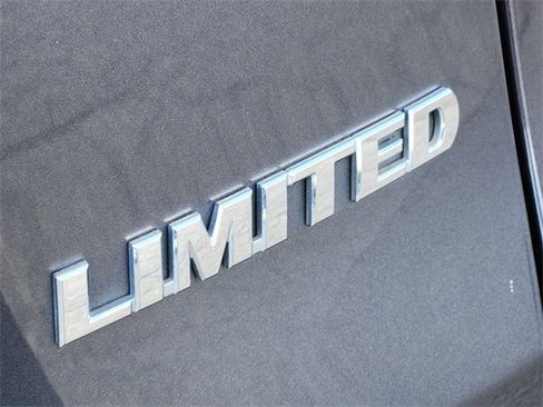 Used 2019 Toyota RAV4 Limited image 5