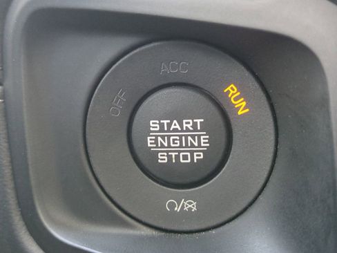 Used 2025 Jeep Wrangler Unlimited Sahara w/ Safety Group AWD/4WD image 30