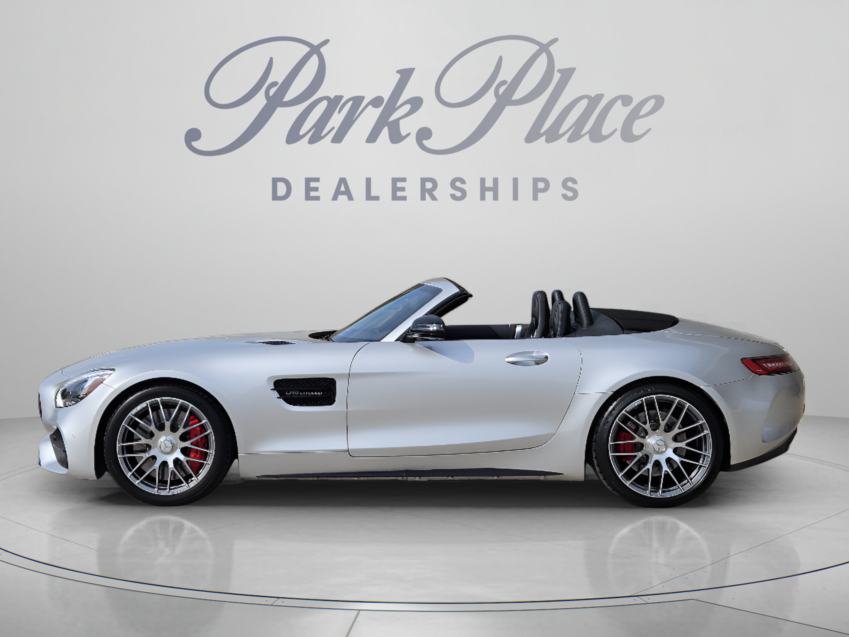 Used 2018 Mercedes-Benz AMG GT C image 2