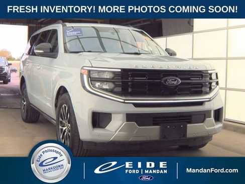 Used 2025 Ford Expedition Platinum AWD/4WD image 1