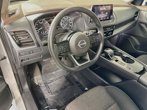 Used 2022 Nissan Rogue SV FWD image 23