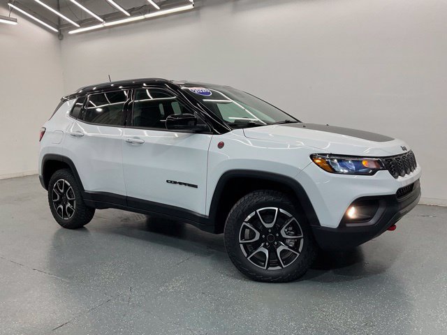 New 2026 Jeep Compass Trailhawk AWD/4WD image 2