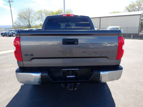 Used 2017 Toyota Tundra SR5 w/ SR5 Upgrade Package image 4