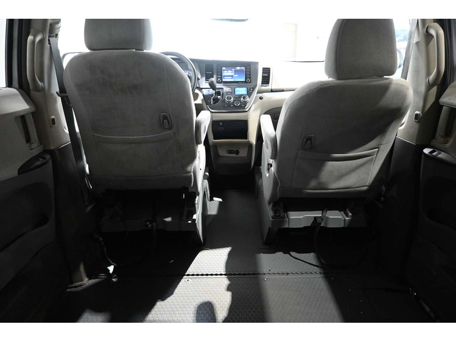 Used 2019 Toyota Sienna LE FWD image 20