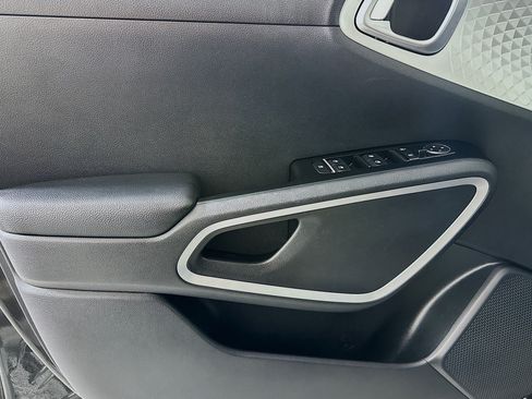Used 2020 Kia Soul LX FWD image 21
