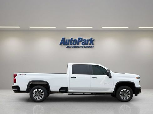 Used 2025 Chevrolet Silverado 2500 Custom w/ Custom Convenience Package AWD/4WD image 8