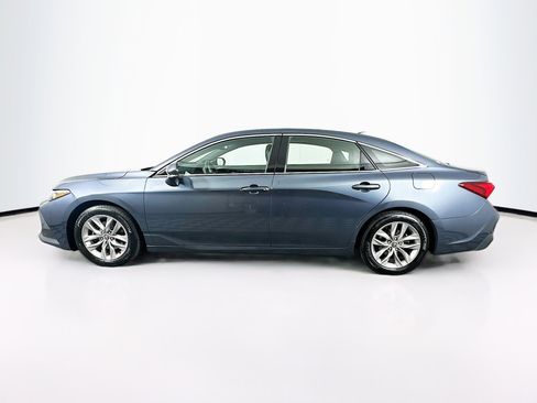 Used 2022 Toyota Avalon XLE w/ Moonroof Package image 4