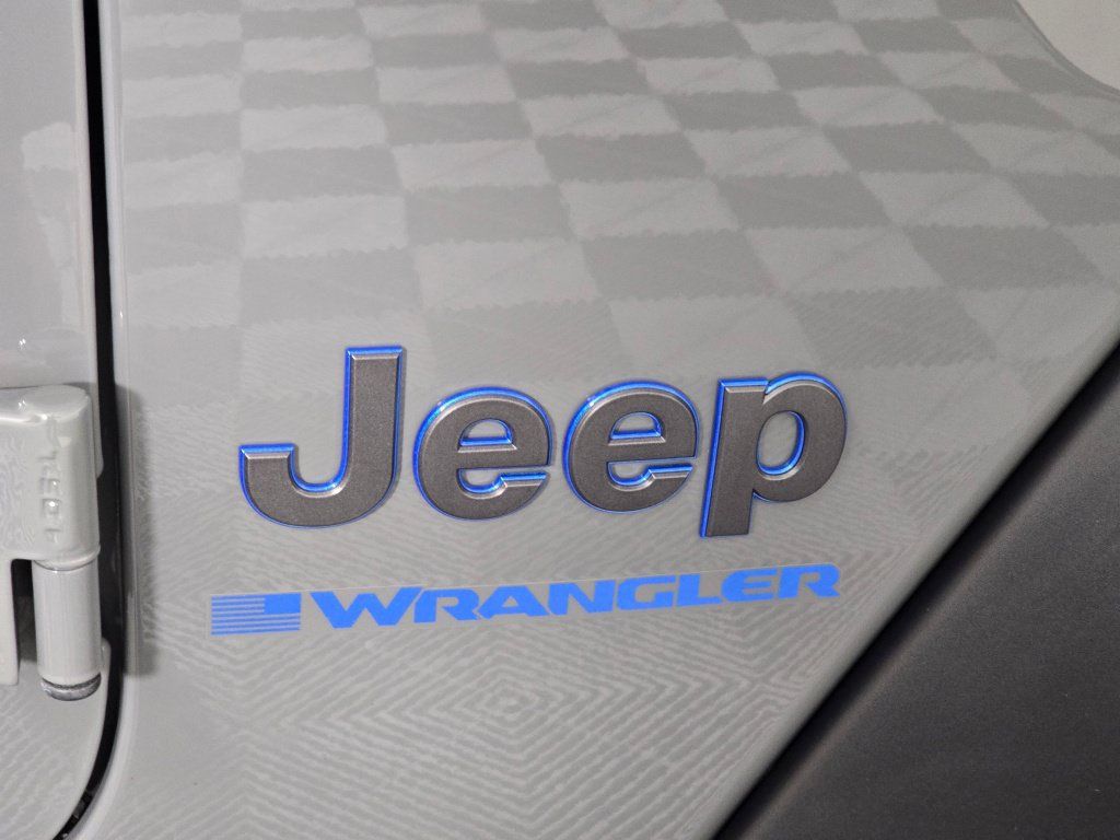 Used 2023 Jeep Wrangler Unlimited w/ Cold Weather Group AWD/4WD image 30