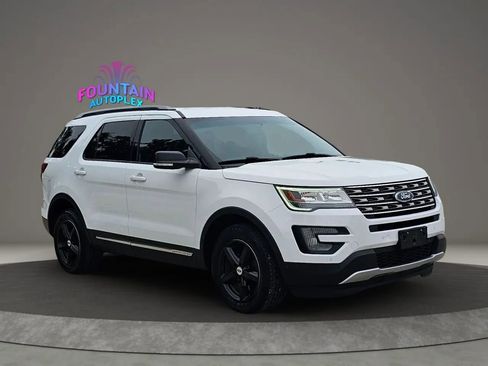 Used 2016 Ford Explorer XLT w/ Equipment Group 202A AWD/4WD image 7