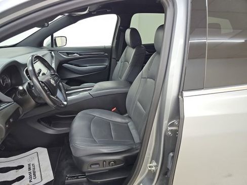 Used 2023 Buick Enclave Essence AWD/4WD image 2